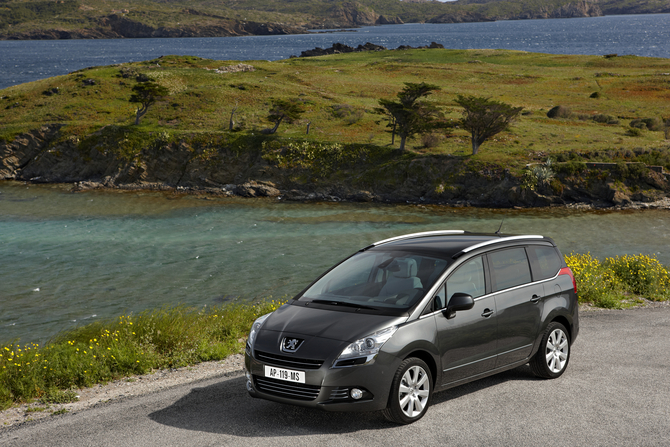 Peugeot 5008 1.6 HDi Active Peugeot 5008 1.6 HDi Active