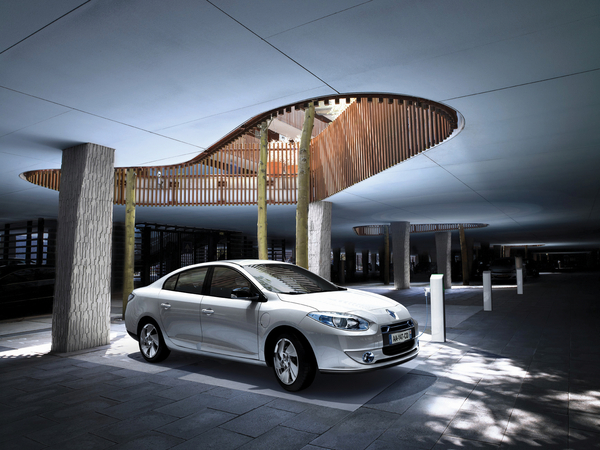 Renault Invests in Battery Center in Lardy, France Renault Invests in Battery Center in Lardy, France