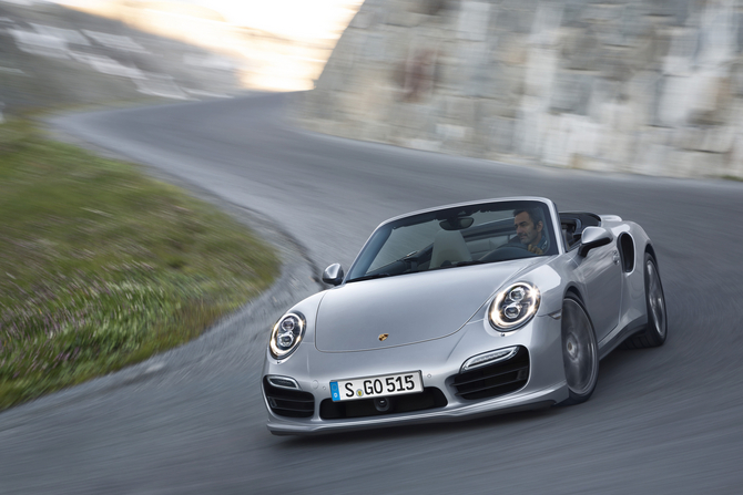 Vendas do Porsche 911 cresceram 47.6% em novembro Vendas do Porsche 911 cresceram 47.6% em novembro