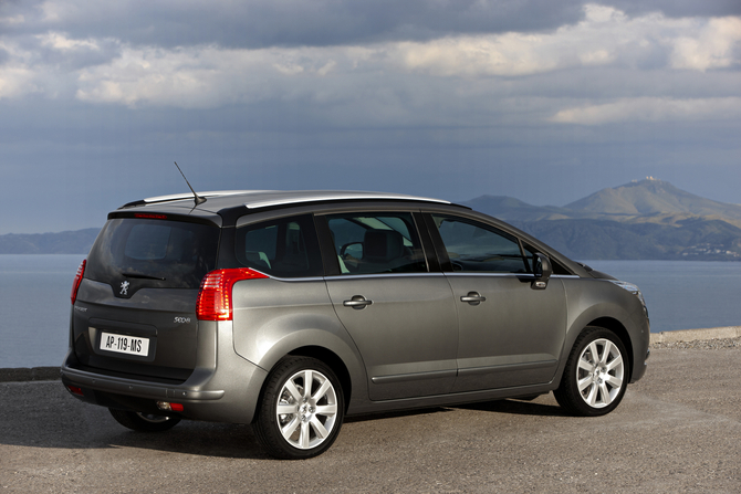 Peugeot 5008 1.6 HDi Exclusive Peugeot 5008 1.6 HDi Exclusive