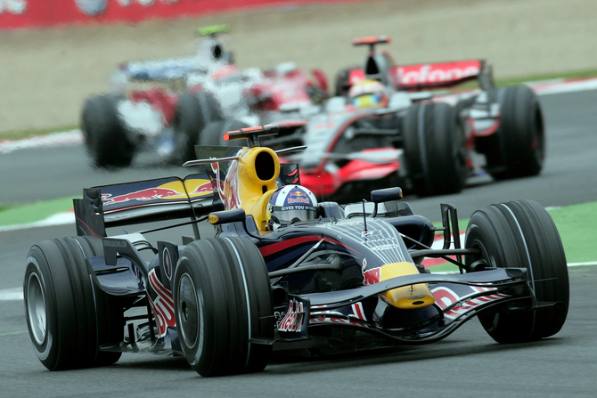 David Coulthard startete beim französischen Grand Prix in Magny-Coursvon 2008 von der 9. Position und kam auch als 9. ins Ziel. David Coulthard startete beim französischen Grand Prix in Magny-Coursvon 2008 von der 9. Position und kam auch als 9. ins Ziel.