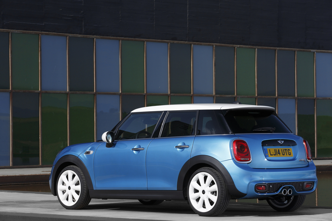 MINI (BMW) Cooper Automatic MINI (BMW) Cooper Automatic