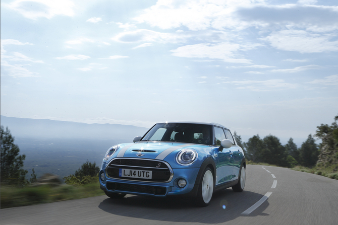 MINI (BMW) Cooper Automatic MINI (BMW) Cooper Automatic