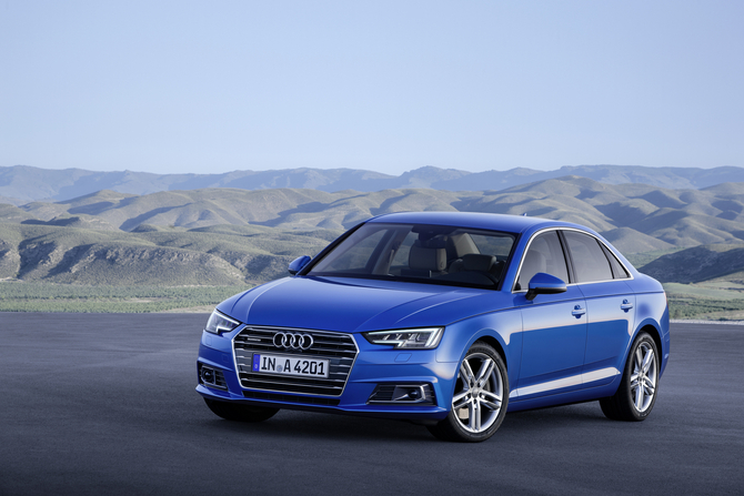 Audi A4 2.0 TFSI S tronic Audi A4 2.0 TFSI S tronic