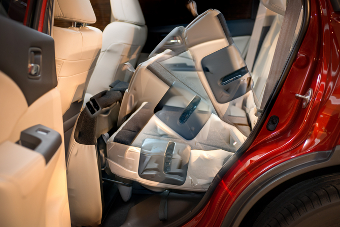 The car has quick-folding rear seats The car has quick-folding rear seats
