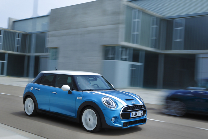 MINI (BMW) Cooper SD Automatic MINI (BMW) Cooper SD Automatic