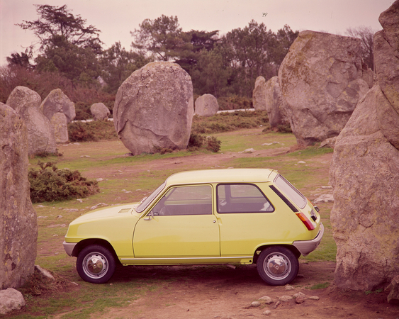 O sucessor do Twingo deverá contar motor traseiro e tração traseira O sucessor do Twingo deverá contar motor traseiro e tração traseira