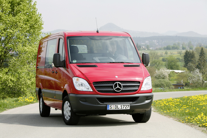 Mercedes-Benz Sprinter Crew Van 2500 Standard Roof 144-in. WB Mercedes-Benz Sprinter Crew Van 2500 Standard Roof 144-in. WB