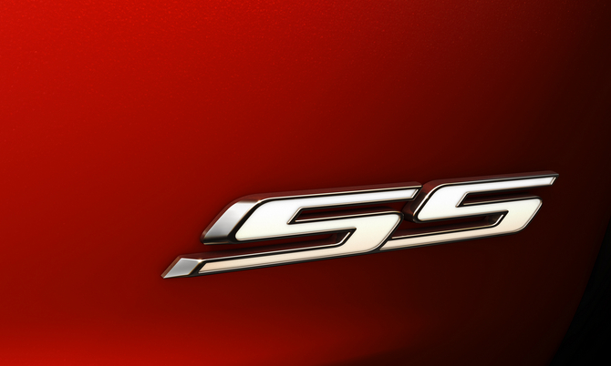 Para além da versão Nascar camuflada, a Chevrolet só revelou o emblema do carro Para além da versão Nascar camuflada, a Chevrolet só revelou o emblema do carro