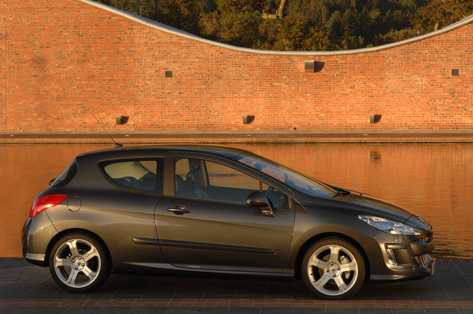 Peugeot 308 1.6 THP Automatic Peugeot 308 1.6 THP Automatic