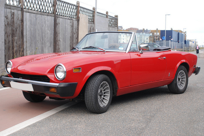 Fiat 124 Sport Spider 2000i Fiat 124 Sport Spider 2000i