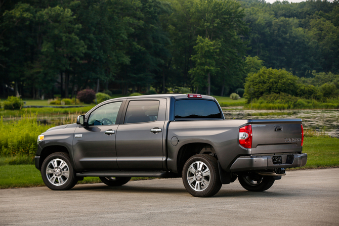 Toyota Tundra CrewMax 5.7 V8 Platinum 4x4 Toyota Tundra CrewMax 5.7 V8 Platinum 4x4