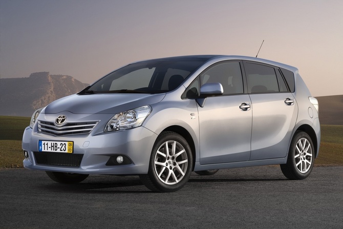 Toyota Verso 2.0 D-4D 125 Sol Toyota Verso 2.0 D-4D 125 Sol
