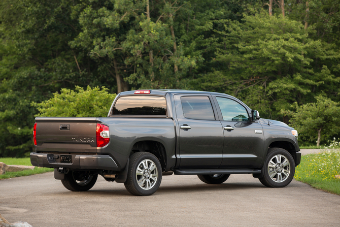 Toyota Tundra CrewMax 5.7 V8 Platinum 4x4 Toyota Tundra CrewMax 5.7 V8 Platinum 4x4