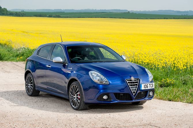 Alfa Romeo Giulietta 1.6 JTDM-2 Trofeo Alfa Romeo Giulietta 1.6 JTDM-2 Trofeo