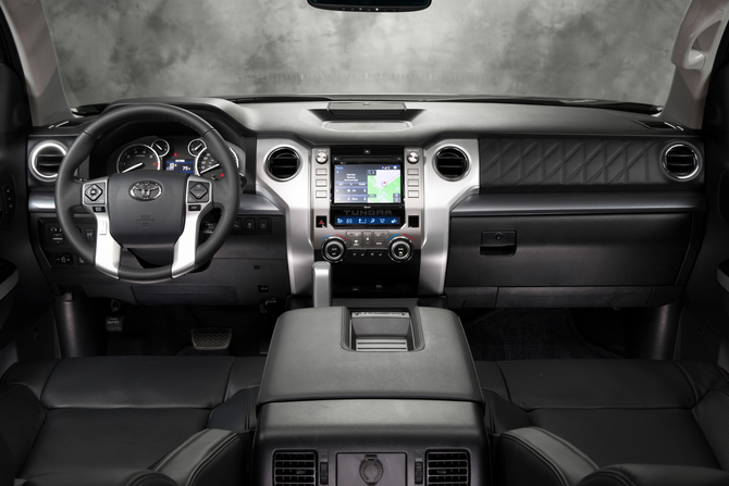Toyota Tundra CrewMax 5.7 V8 Platinum 4x4 Toyota Tundra CrewMax 5.7 V8 Platinum 4x4