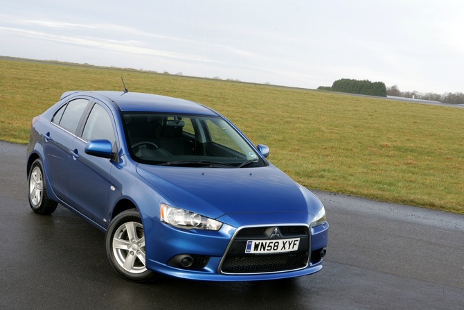 Mitsubishi Lancer SB 1.8 Invite Mitsubishi Lancer SB 1.8 Invite