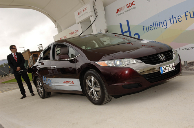 Honda Erects Hydrogen Fueling Station in Swindon, UK Honda Erects Hydrogen Fueling Station in Swindon, UK