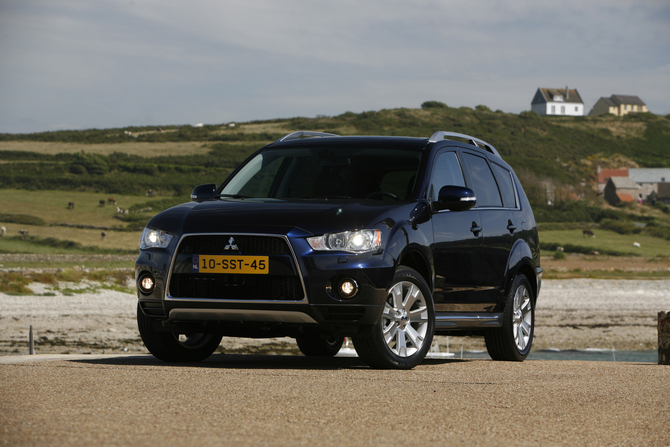 Mitsubishi Outlander Gen.2 Mitsubishi Outlander Gen.2