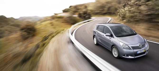 Toyota Verso 2.2 D-CAT 180 Sol Toyota Verso 2.2 D-CAT 180 Sol