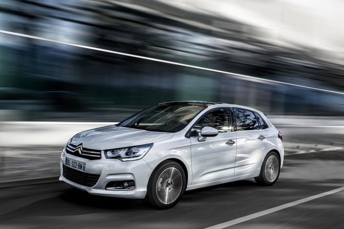 Citroën C4 1.6 e-HDi Feel Citroën C4 1.6 e-HDi Feel