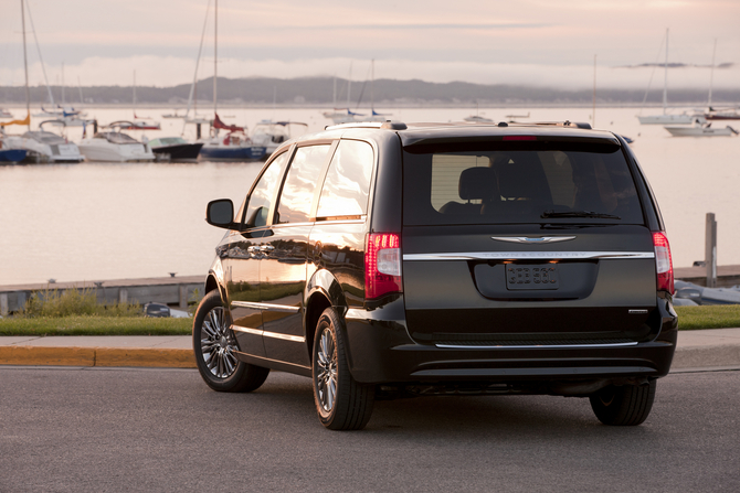 Chrysler Town & Country (modern) Touring-L Chrysler Town & Country (modern) Touring-L