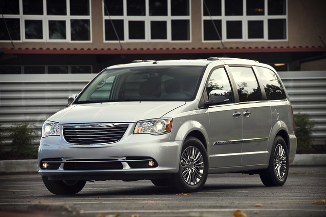 Chrysler Town & Country (modern) Touring-L Chrysler Town & Country (modern) Touring-L