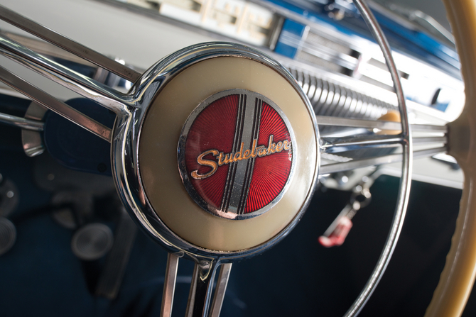 Studebaker Commander DeLux-Tone Sedan Studebaker Commander DeLux-Tone Sedan
