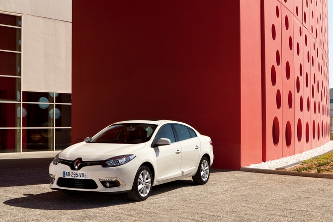 Renault Fluence 1.5 dCi FAP ECO2 Dynamique Renault Fluence 1.5 dCi FAP ECO2 Dynamique