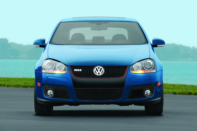 Volkswagen GLI 2.0T PZEV Volkswagen GLI 2.0T PZEV