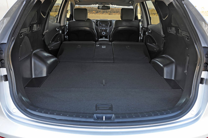 Hyundai Offering the Santa Fe in Short and Long Wheelbase Versions Hyundai Offering the Santa Fe in Short and Long Wheelbase Versions