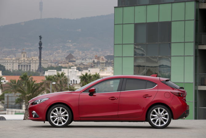 Mazda 3 HB 1.5 SKYACTIV-D Evolve Navi Mazda 3 HB 1.5 SKYACTIV-D Evolve Navi