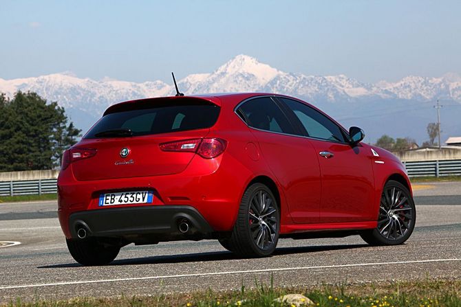 Alfa Romeo Giulietta 1.6 JTDm-2 105cv Distinctive Alfa Romeo Giulietta 1.6 JTDm-2 105cv Distinctive