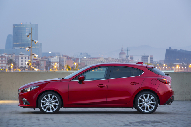 Mazda 3 HB 1.5 SKYACTIV-D Excellence Mazda 3 HB 1.5 SKYACTIV-D Excellence
