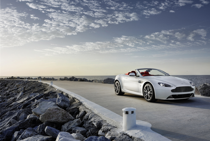 Aston Martin V8 Vantage Roadster Aston Martin V8 Vantage Roadster