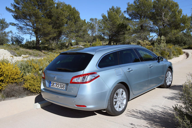 Peugeot 508 SW Active 1.6 HDi 112 CVM5 Peugeot 508 SW Active 1.6 HDi 112 CVM5