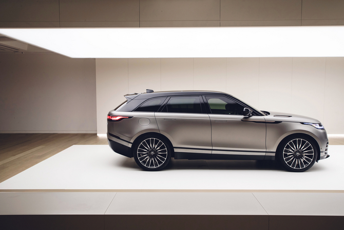 Land Rover Range Rover Velar Ingenium D180 Land Rover Range Rover Velar Ingenium D180