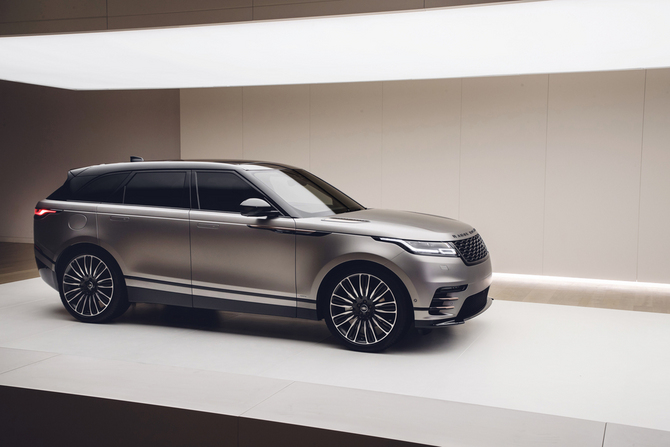 Land Rover Range Rover Velar Ingenium D180 Land Rover Range Rover Velar Ingenium D180