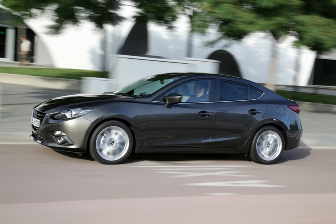Mazda 3 CS 1.5 SKYACTIV-D Evolve Mazda 3 CS 1.5 SKYACTIV-D Evolve