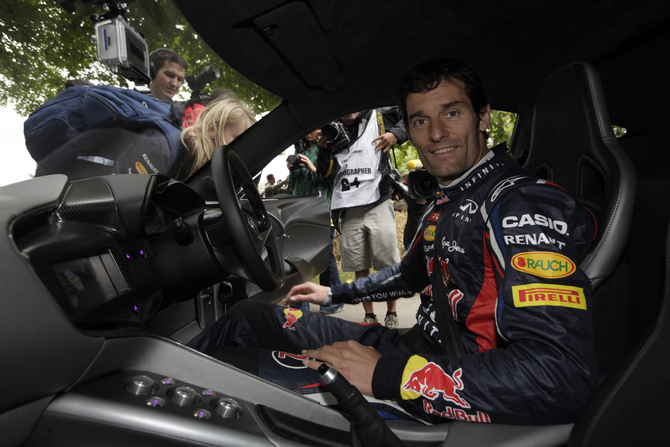 EMERG-E prototype et Mark Webber EMERG-E prototype et Mark Webber