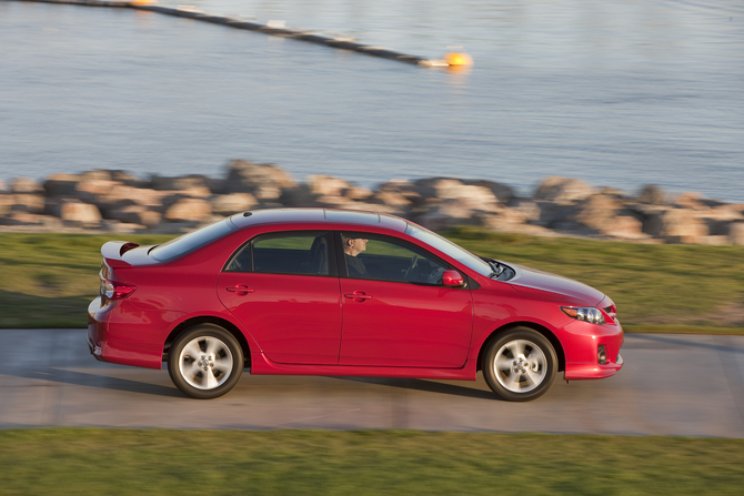 Toyota Corolla Base 4-Spd AT Toyota Corolla Base 4-Spd AT