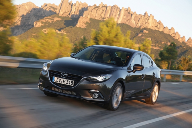 Mazda 3 CS 1.5 SKYACTIV-D Evolve Navi Mazda 3 CS 1.5 SKYACTIV-D Evolve Navi