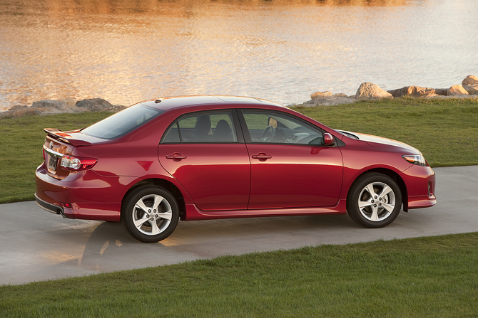 Toyota Corolla Base 4-Spd AT Toyota Corolla Base 4-Spd AT