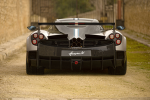 Graças a esta composição mecânica o Huayra BC deverá conseguir atingir os 100km/h em menos de 3.2 segundos