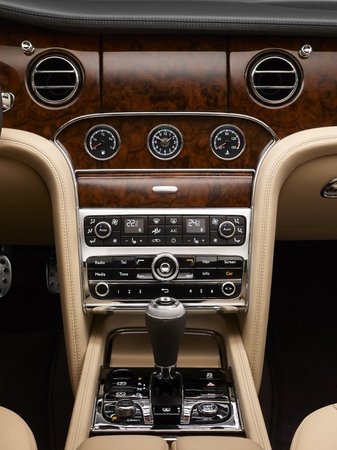 Bentley Revealing Mulsanne Mulliner Driving Specification at Geneva Bentley Revealing Mulsanne Mulliner Driving Specification at Geneva