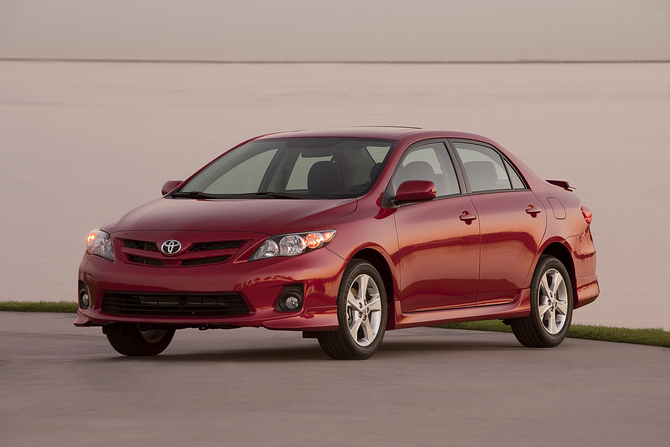 Toyota Corolla Base 4-Spd AT Toyota Corolla Base 4-Spd AT
