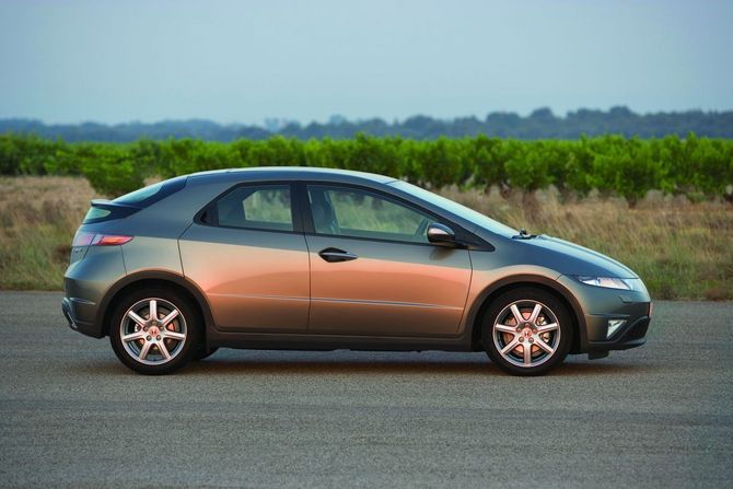 Honda Civic 1.8 Executive Navi Honda Civic 1.8 Executive Navi