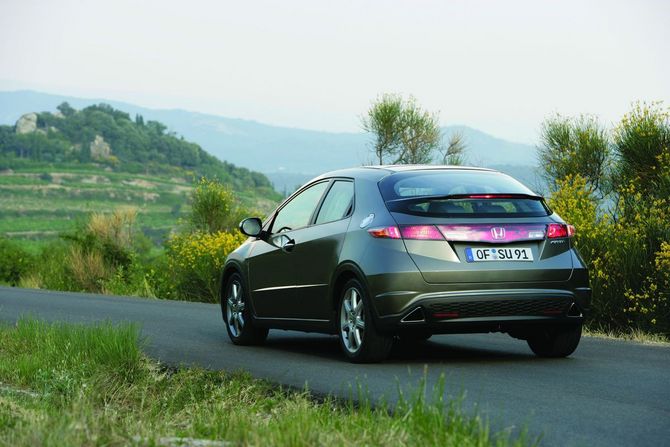Honda Civic 1.8 Elegance Honda Civic 1.8 Elegance