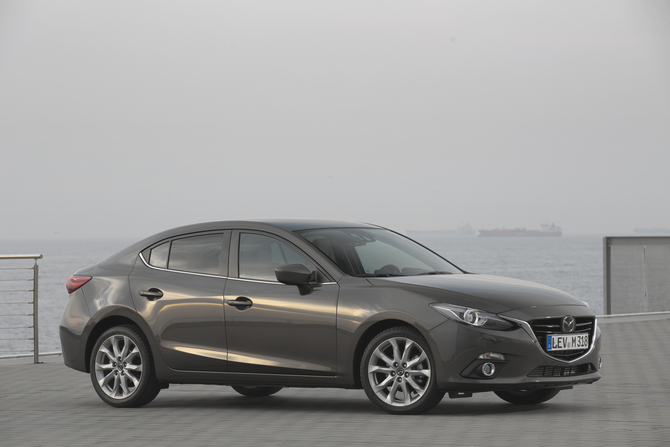 Mazda 3 CS 1.5 SKYACTIV-D Excellence HT Navi Mazda 3 CS 1.5 SKYACTIV-D Excellence HT Navi