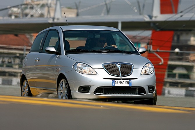 Lancia Ypsilon 1.3 JTD Oro 90cv Lancia Ypsilon 1.3 JTD Oro 90cv
